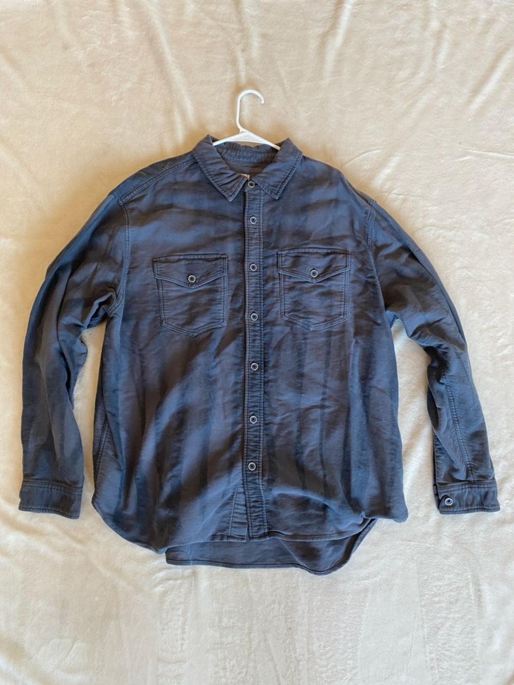 Men's urban outfitters Long-Sleeve Button-Up Shirt in Dark Blue